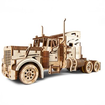 Modèle réduit en bois "truck"