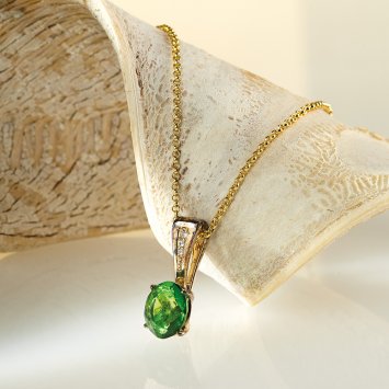 Collier d'ambre vert