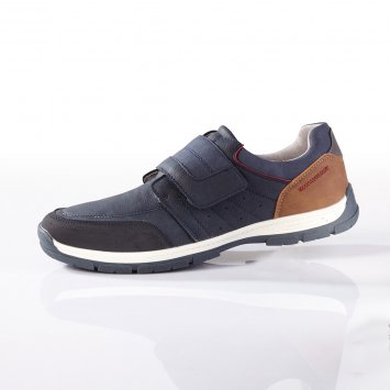 Chaussures sportives à patte auto-agrippante