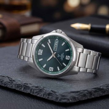 Montre-bracelet solaire à radio-pilotage « Titan »