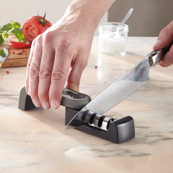 Aiguiseur de couteaux compact