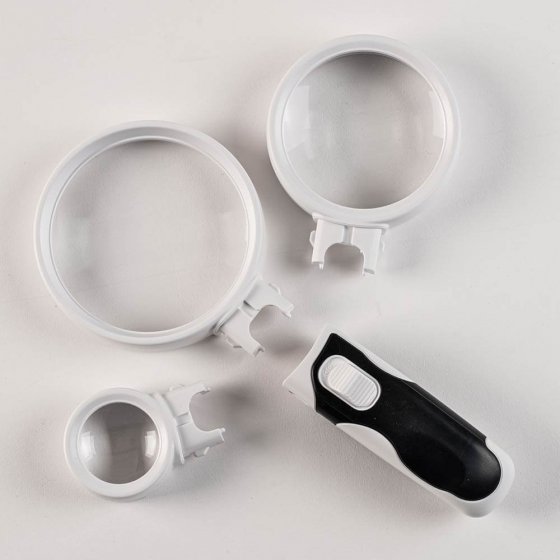 Lot de loupes avec éclairage