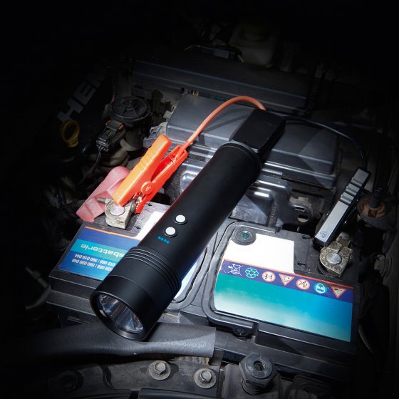Lampe de poche et booster Jump-Starter