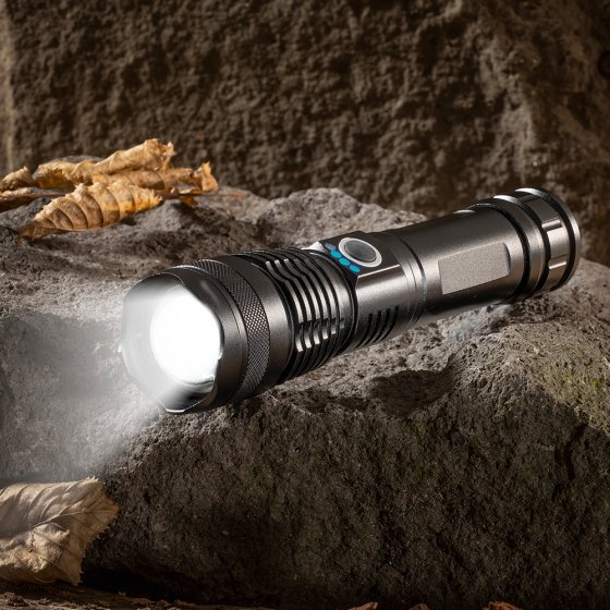 Lampe de poche rechargeable 1.000 lumens 