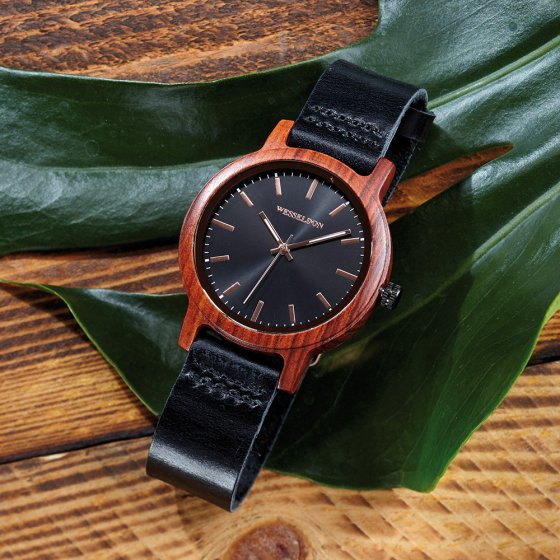 Montre en bois de santal 