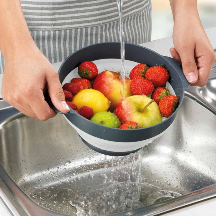 Ensemble bol et passoire