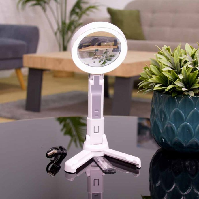 Loupe de table et manuelle avec lampe