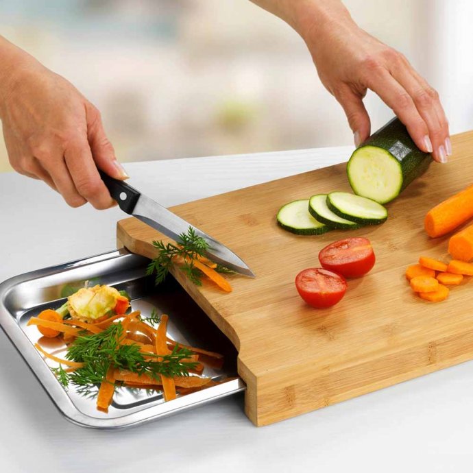 Planche à découper avec bac à déchets