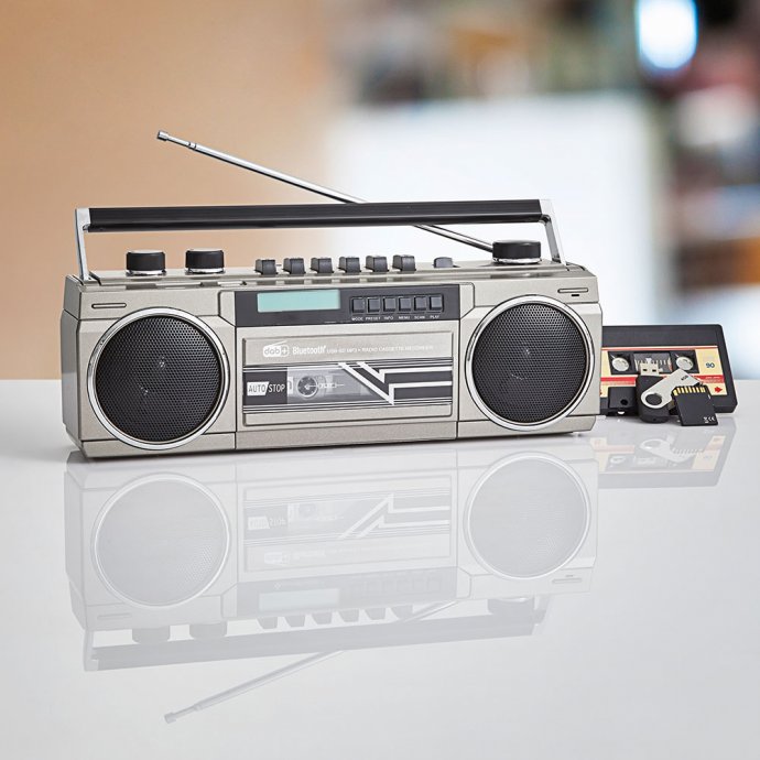Magnétophone rétro avec DAB+