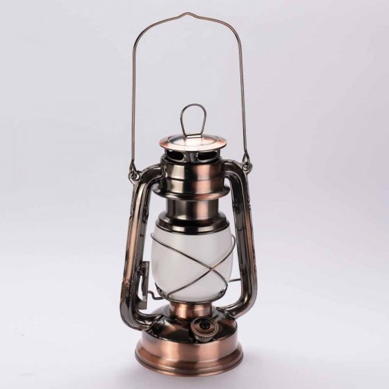 Lampe-tempête avec flamme
