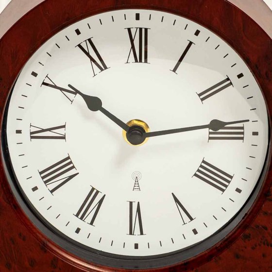 Horloge radio-pilotée avec cheminée 
