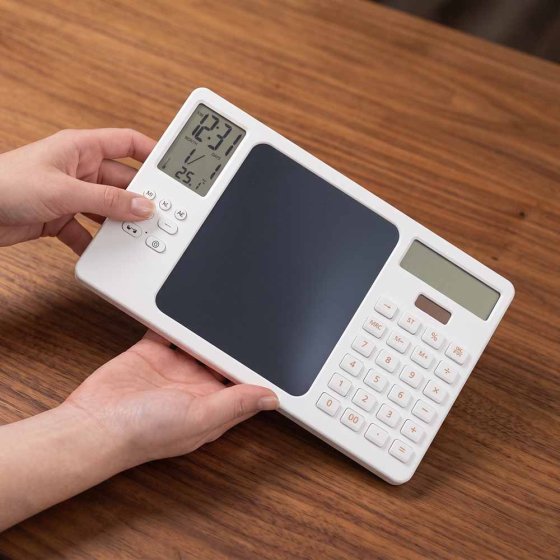 Tablette d'écriture électronique avec calculatrice et horloge 