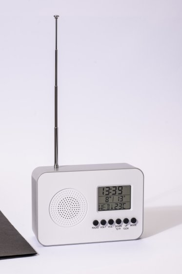 Votre cadeau : radio avec horloge et thermomètre 