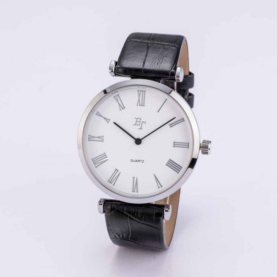 Deux montres classiques assorties