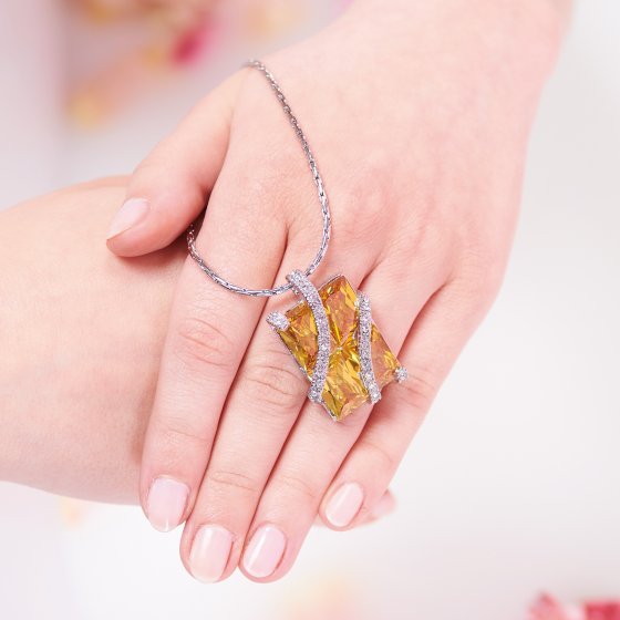 Chaîne avec pendentif "soleil"