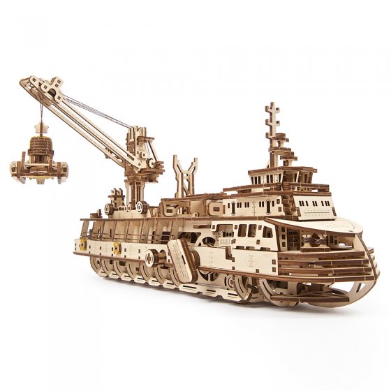 Maquette de navire de recherche en bois 