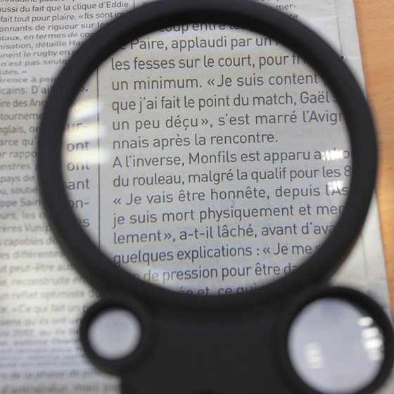 Loupe à main 3 en 1 