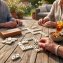 Boîte en bois contenant un grand domino - 2