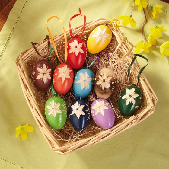 Œufs en bois sculptés à la main 