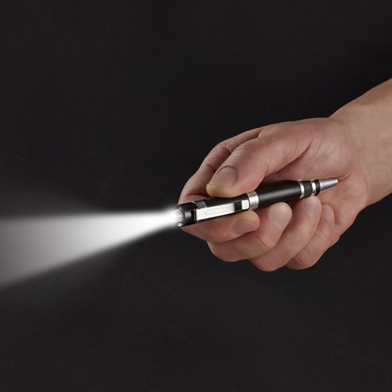Outil multifonctions à LED