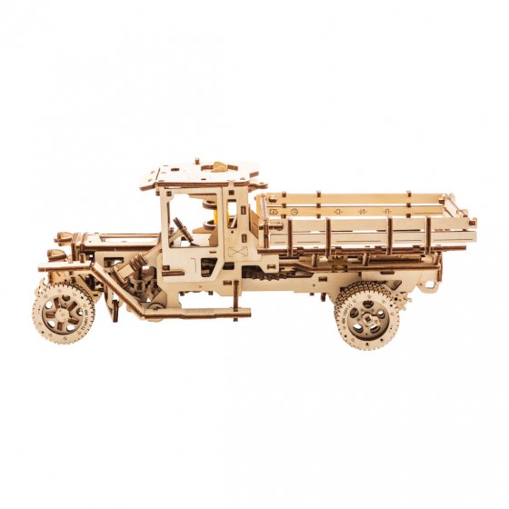 Maquette de camion en bois 