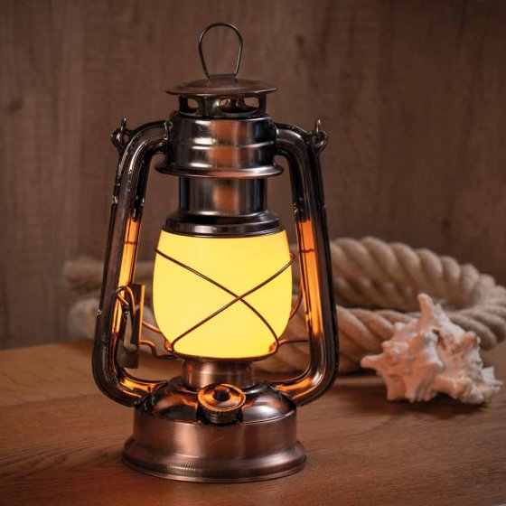 Lampe-tempête avec flamme