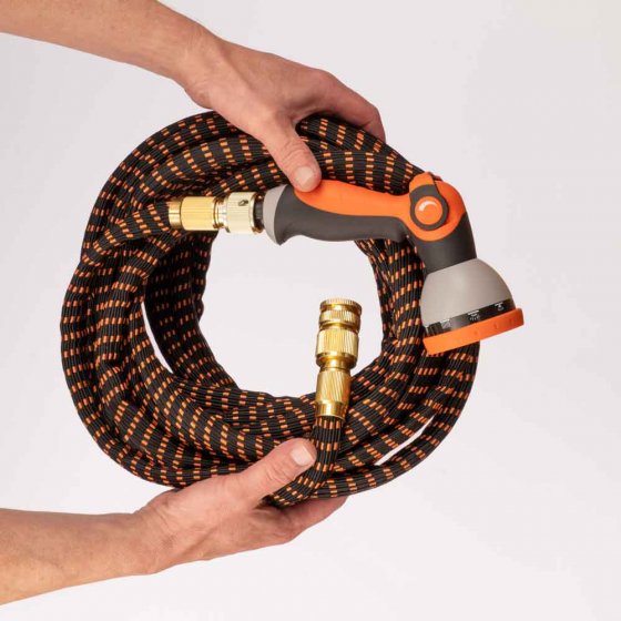 Tuyau d'arrosage extensible avec raccords en laiton 