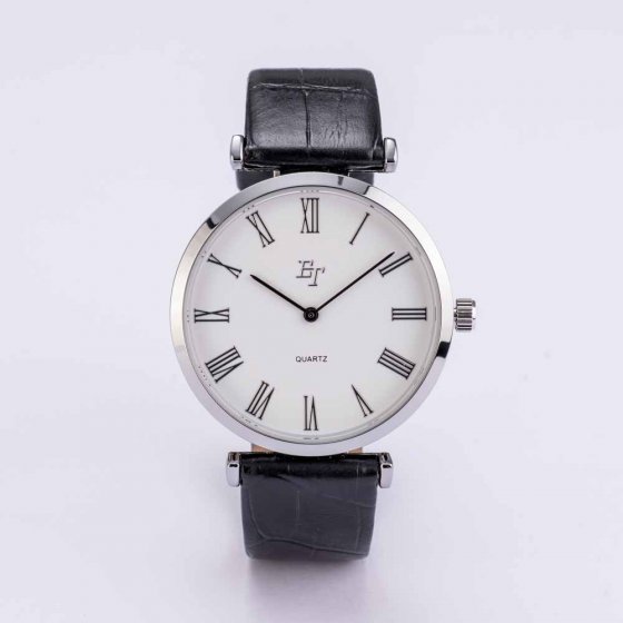 Deux montres classiques assorties
