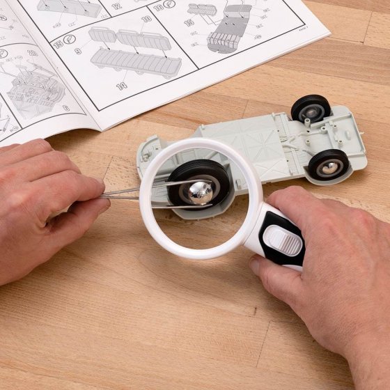 Lot de loupes avec éclairage