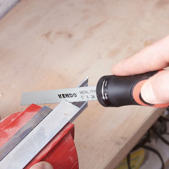 VOTRE CADEAU : ENSEMBLE D’OUTILS 17 PIÈCES