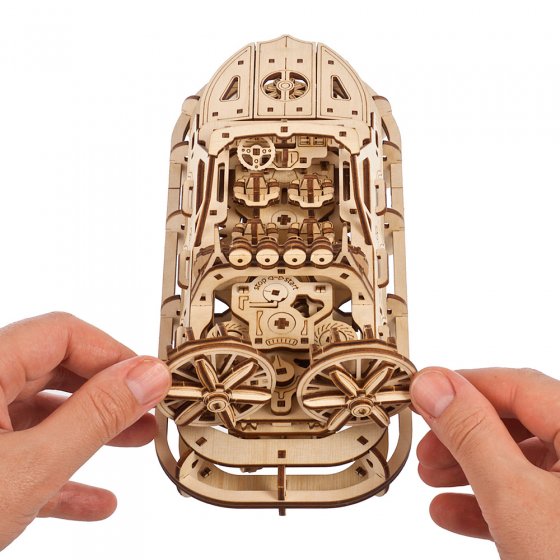 Maquette en bois : aéroglisseur 