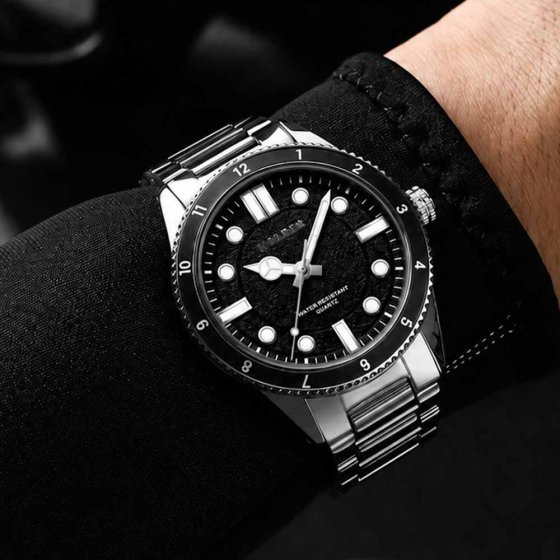 Montre sportive pour homme 