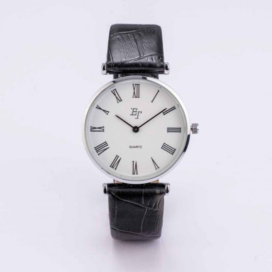 Deux montres classiques assorties