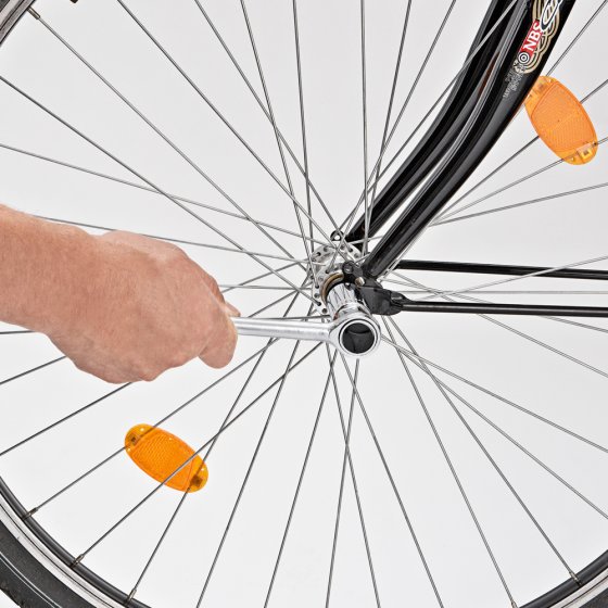 Clé à cliquets avec douille universelle 