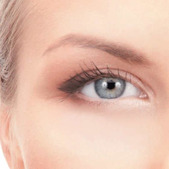 Contour des yeux