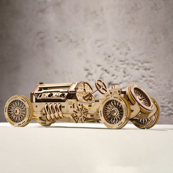 Modèle réduit en bois  "Voiture de course Grand Prix  " 