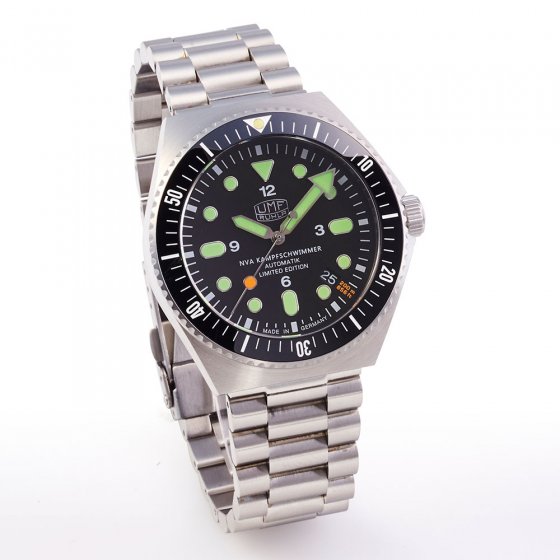 Montre de nageur de combat de la NVA 
