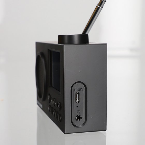 Radio DAB+ compacte avec écran couleur 