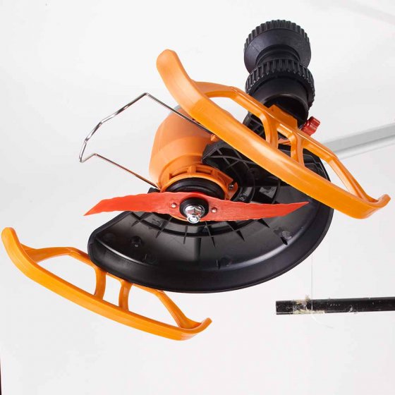Coupe-gazon sans fil avec patins de guidage 
