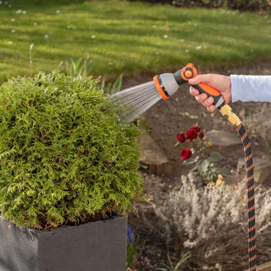 Tuyau d'arrosage extensible avec raccords en laiton 