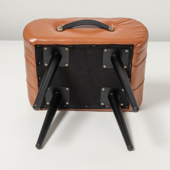 Tabouret rembourré de style rétro 