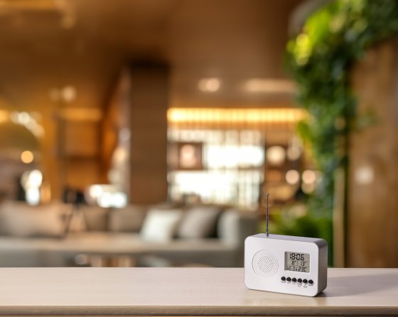 Votre cadeau : radio avec horloge et thermomètre 