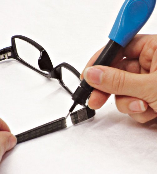 Stylo de réparation avec lampe UV
