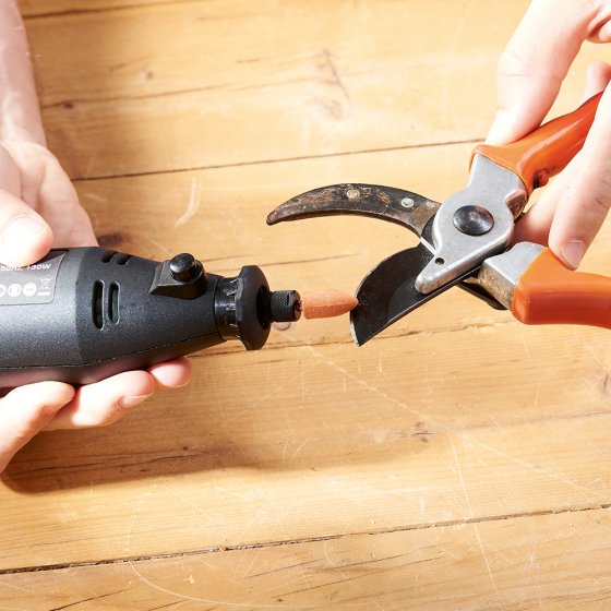 Outil rotatif avec arbre de transmission 