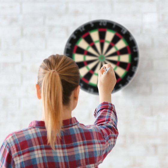 Cible de fléchettes en sisal avec anneau de protection mural 