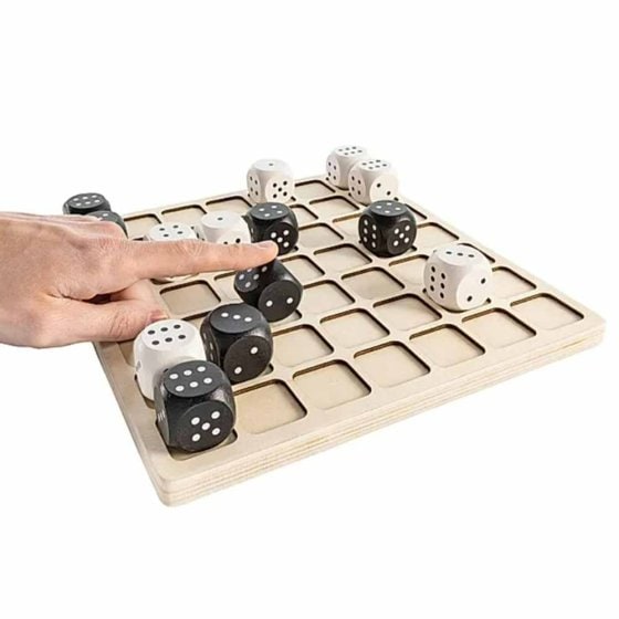 Jeu en bois « Dames aux dés » 