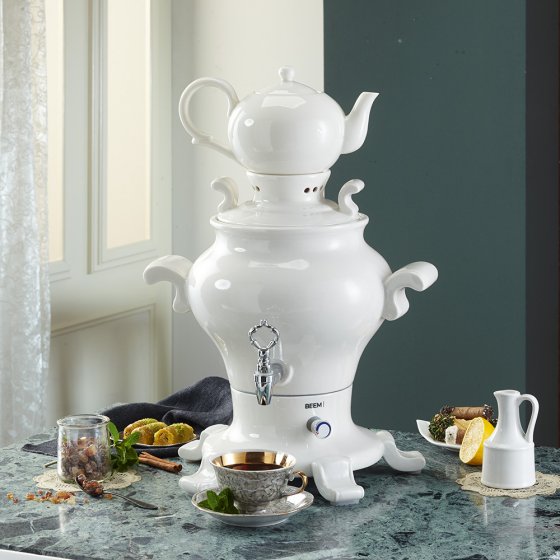 Samovar en porcelaine  "Odette Blanc" 