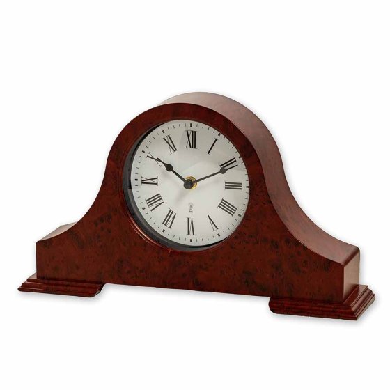 Horloge radio-pilotée avec cheminée 